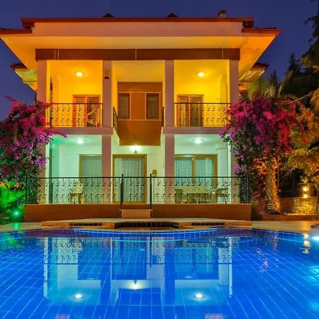 With Private Pool And Fireplace In Fethiye, Oludeniz - Awz 205 Vila *