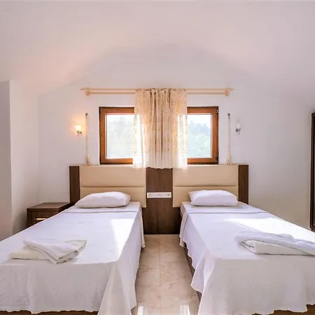 With Private Pool And Fireplace In Fethiye, Oludeniz - Awz 205 페티예